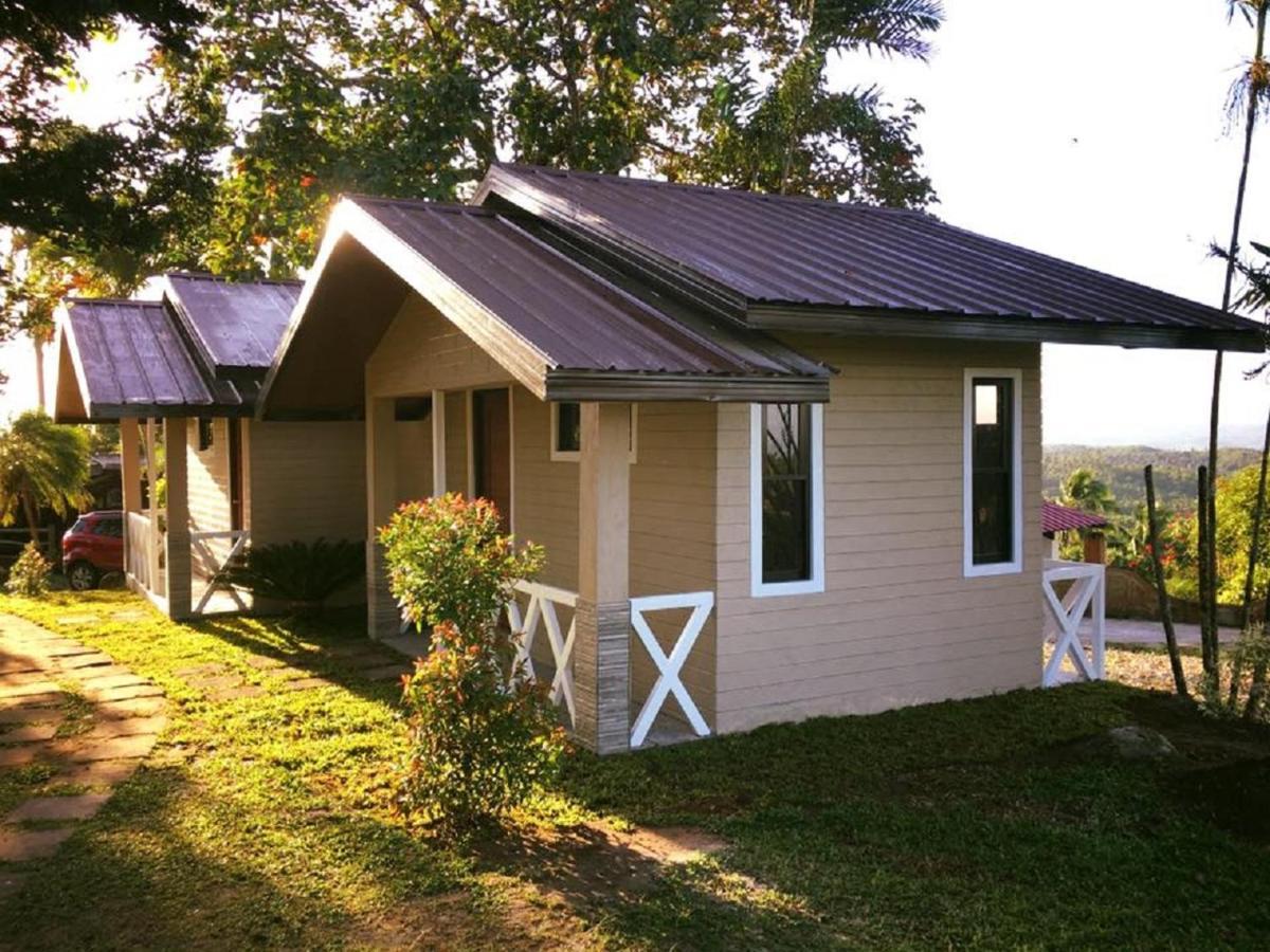 Lumban Spacio Caliraya Bed & Breakfast المظهر الخارجي الصورة