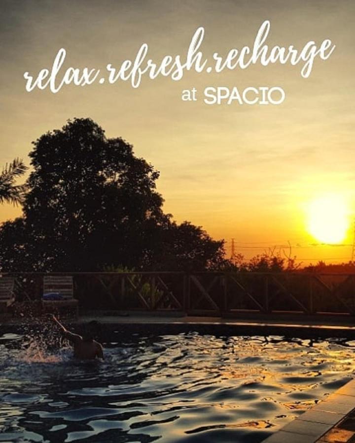 Lumban Spacio Caliraya Bed & Breakfast المظهر الخارجي الصورة